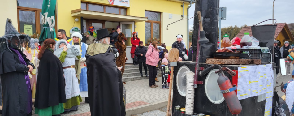 Foto Milevské maškary Milevské maškary navšítivily Skály