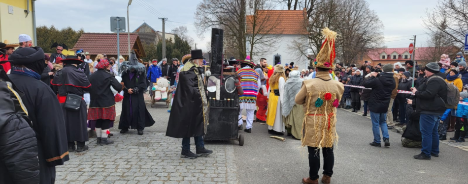 Foto Milevské maškary Milevské maškary navšítivily Skály