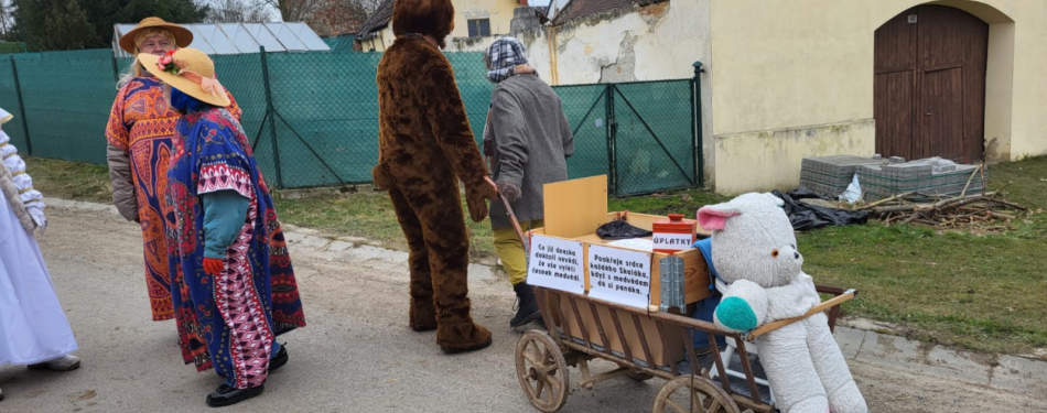 Foto Milevské maškary Milevské maškary navšítivily Skály