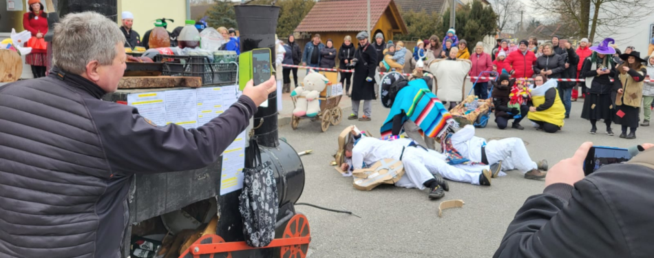 Foto Milevské maškary Milevské maškary navšítivily Skály
