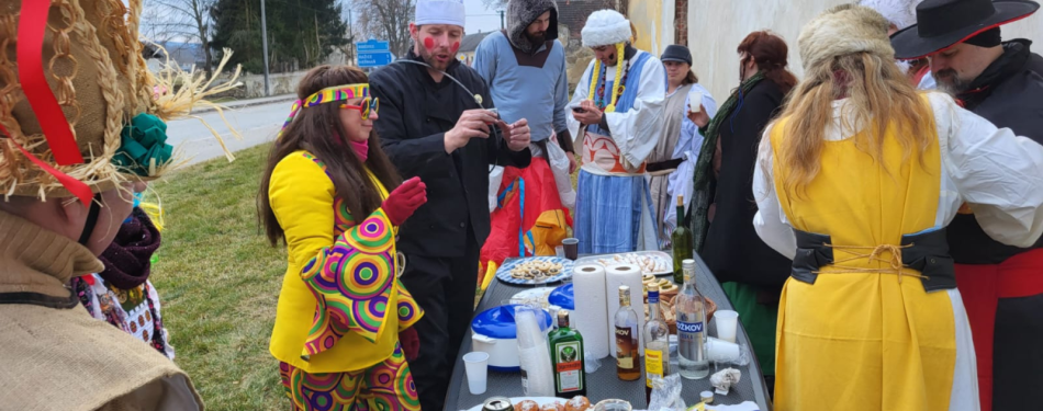 Foto Milevské maškary Milevské maškary navšítivily Skály