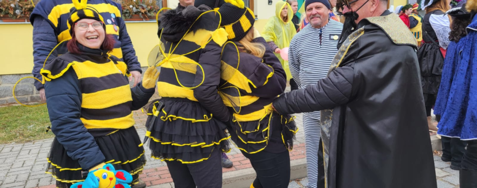 Foto Milevské maškary Milevské maškary navšítivily Skály