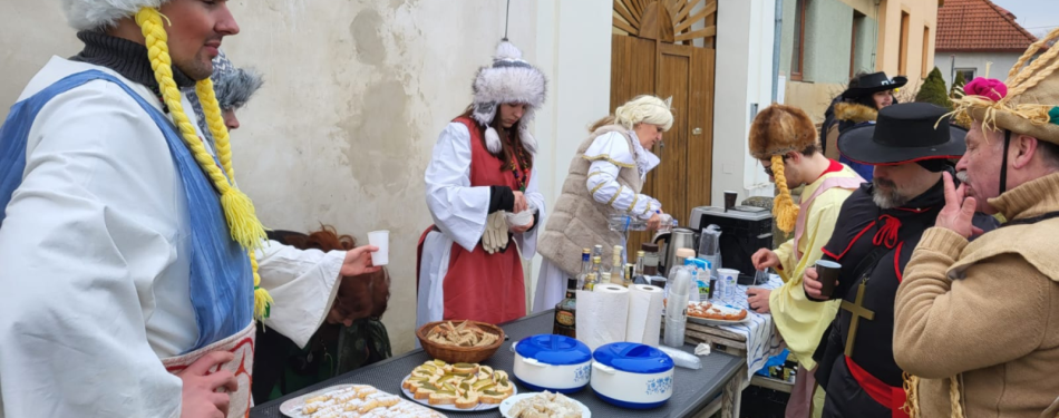 Foto Milevské maškary Milevské maškary navšítivily Skály