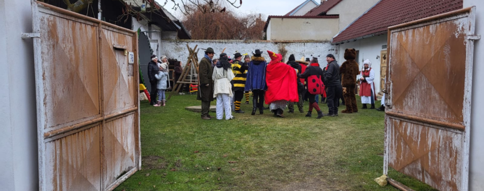 Foto Milevské maškary Milevské maškary navšítivily Skály