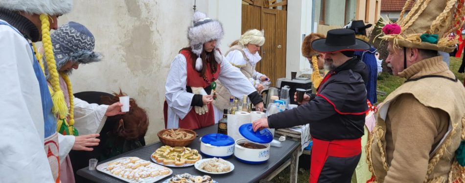 Foto Milevské maškary Milevské maškary navšítivily Skály