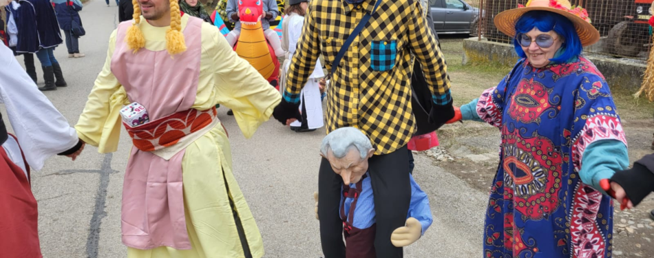 Foto Milevské maškary Milevské maškary navšítivily Skály