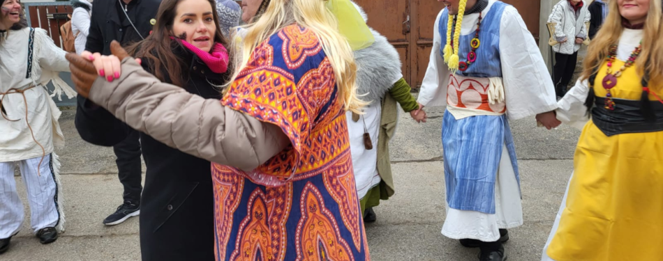Foto Milevské maškary Milevské maškary navšítivily Skály
