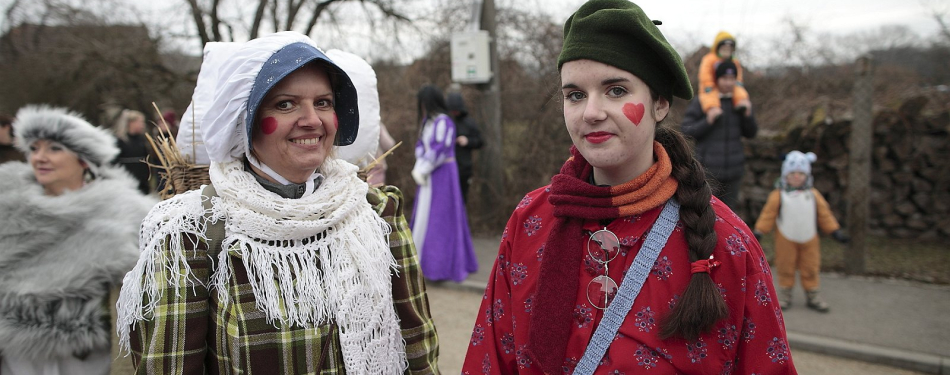 Foto Milevské maškary Milevské maškary navšítivily Skály