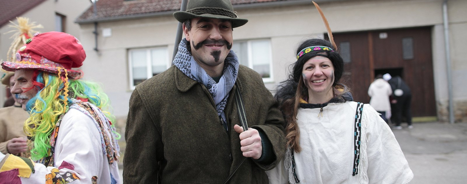 Foto Milevské maškary Milevské maškary navšítivily Skály