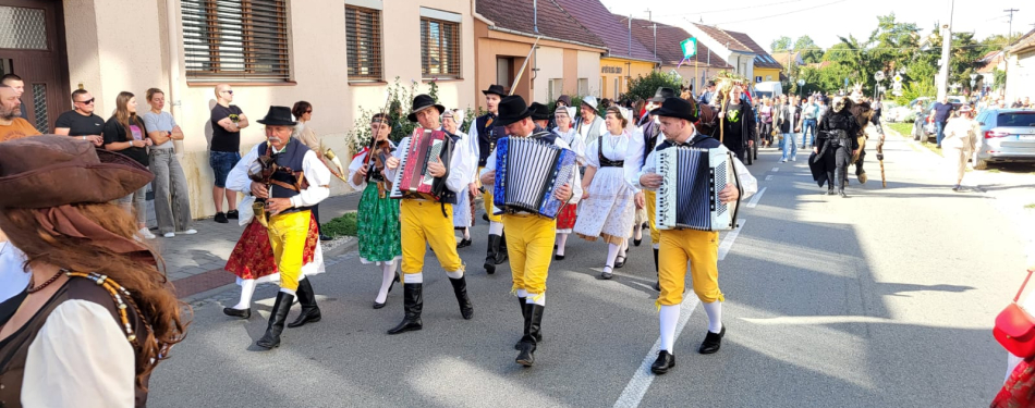 Foto Milevské maškary Burčákové slavnosti v Hustopečích