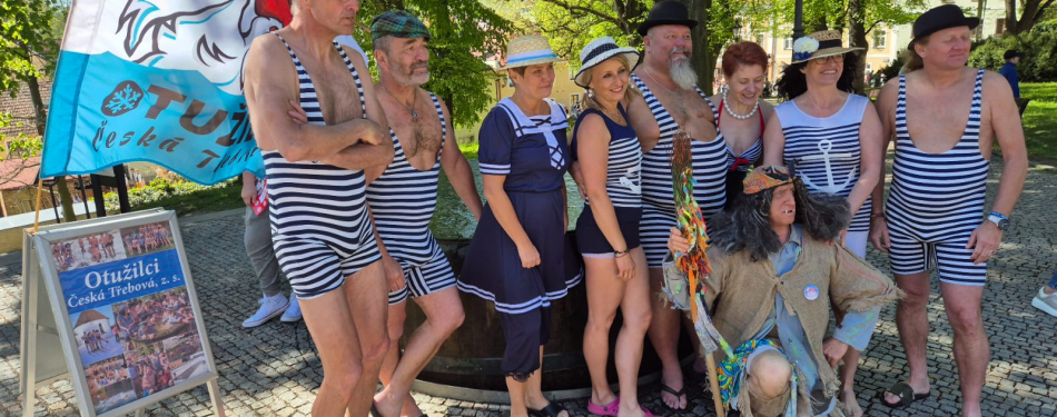 Foto Milevské maškary  Milevské maškary roztančily Litomyšl!