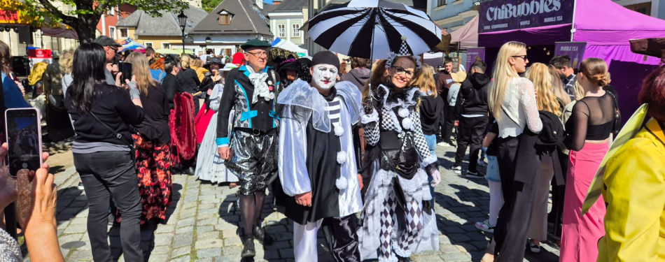 Foto Milevské maškary  Milevské maškary roztančily Litomyšl!