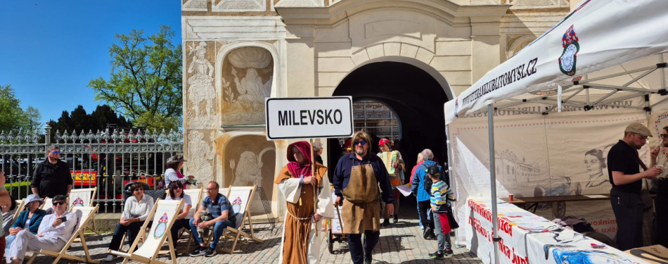 Foto Milevské maškary  Milevské maškary roztančily Litomyšl!