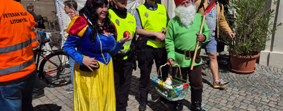 Foto Milevské maškary  Milevské maškary roztančily Litomyšl!