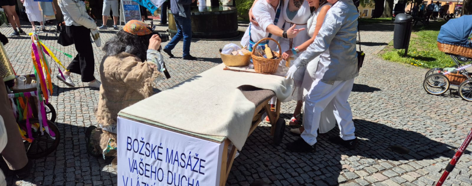 Foto Milevské maškary  Milevské maškary roztančily Litomyšl!