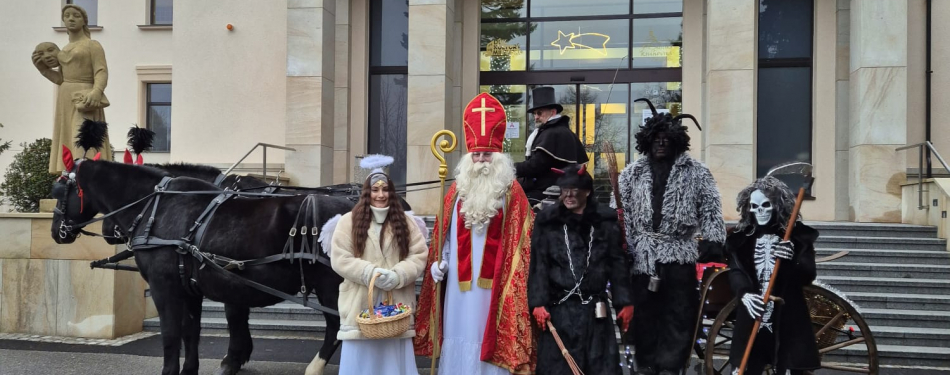 Foto Milevské maškary Mikulášská jízda s nadílkou v milevském klášteře