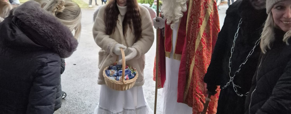 Foto Milevské maškary Mikulášská jízda s nadílkou v milevském klášteře