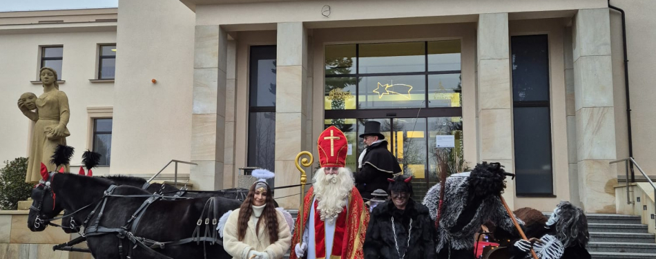 Foto Milevské maškary Mikulášská jízda s nadílkou v milevském klášteře