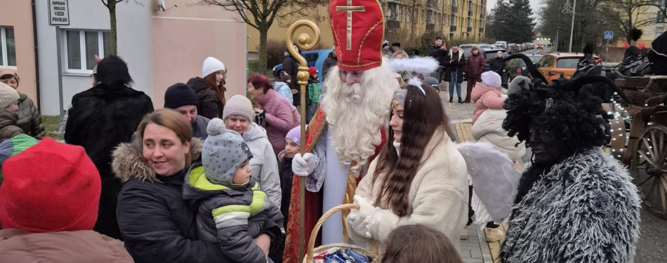 Foto Milevské maškary Mikulášská jízda s nadílkou v milevském klášteře
