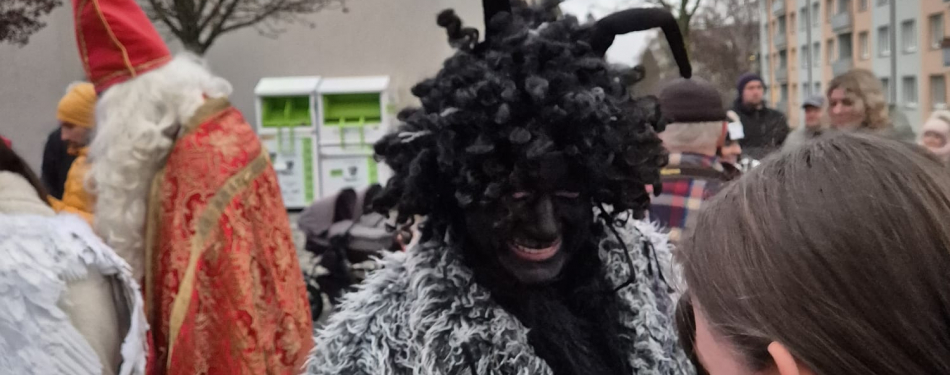 Foto Milevské maškary Mikulášská jízda s nadílkou v milevském klášteře