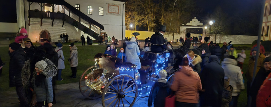 Foto Milevské maškary Mikulášská jízda s nadílkou v milevském klášteře