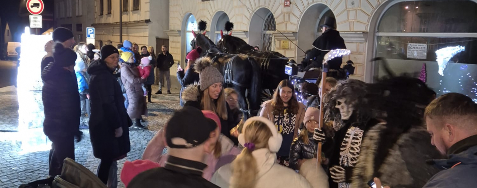 Foto Milevské maškary Mikulášská jízda s nadílkou v milevském klášteře