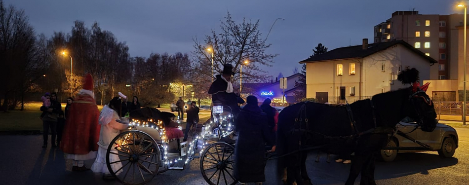 Foto Milevské maškary Mikulášská jízda s nadílkou v milevském klášteře