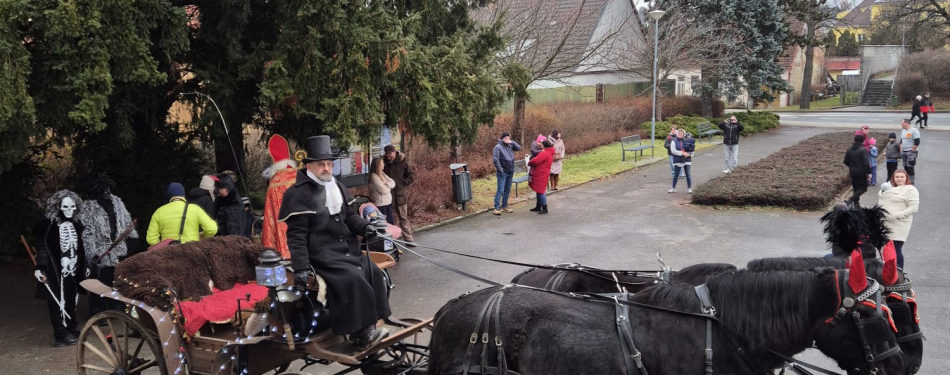 Foto Milevské maškary Mikulášská jízda s nadílkou v milevském klášteře
