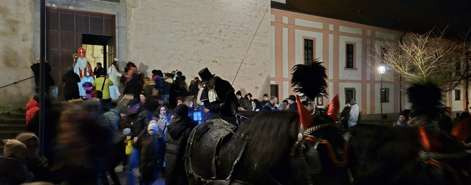 Foto Milevské maškary Mikulášská jízda s nadílkou v milevském klášteře