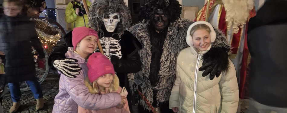 Foto Milevské maškary Mikulášská jízda s nadílkou v milevském klášteře